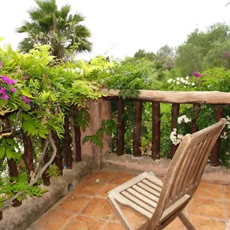 Eden Villa *