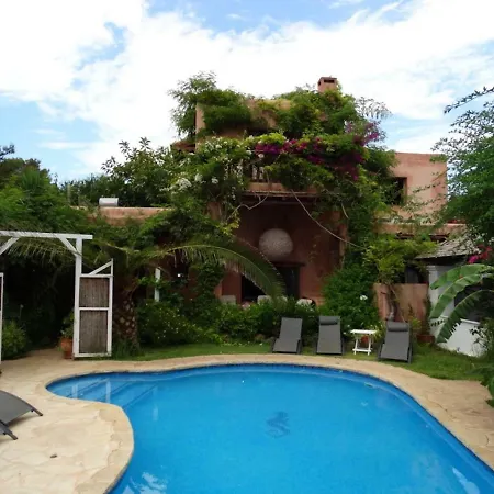 Eden Villa *